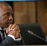 Ambasadorul Africii de Sud în Franța a fost găsit mort în curtea unui hotel de lux! Bărbatul i-a lăsat soției un mesaj de adio